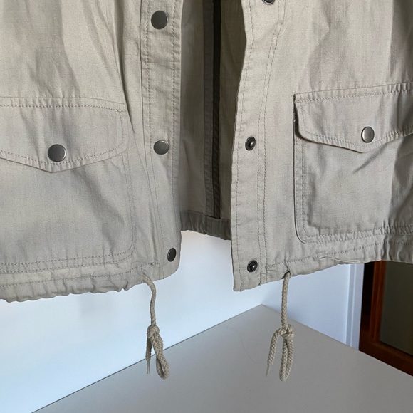 Lightweight Jacket - Picture 3 of 6